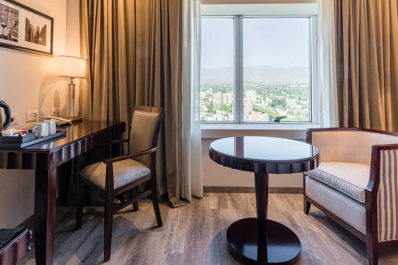 Diplomatichotel เมนโดซา ภายนอก รูปภาพ A room at the hotel