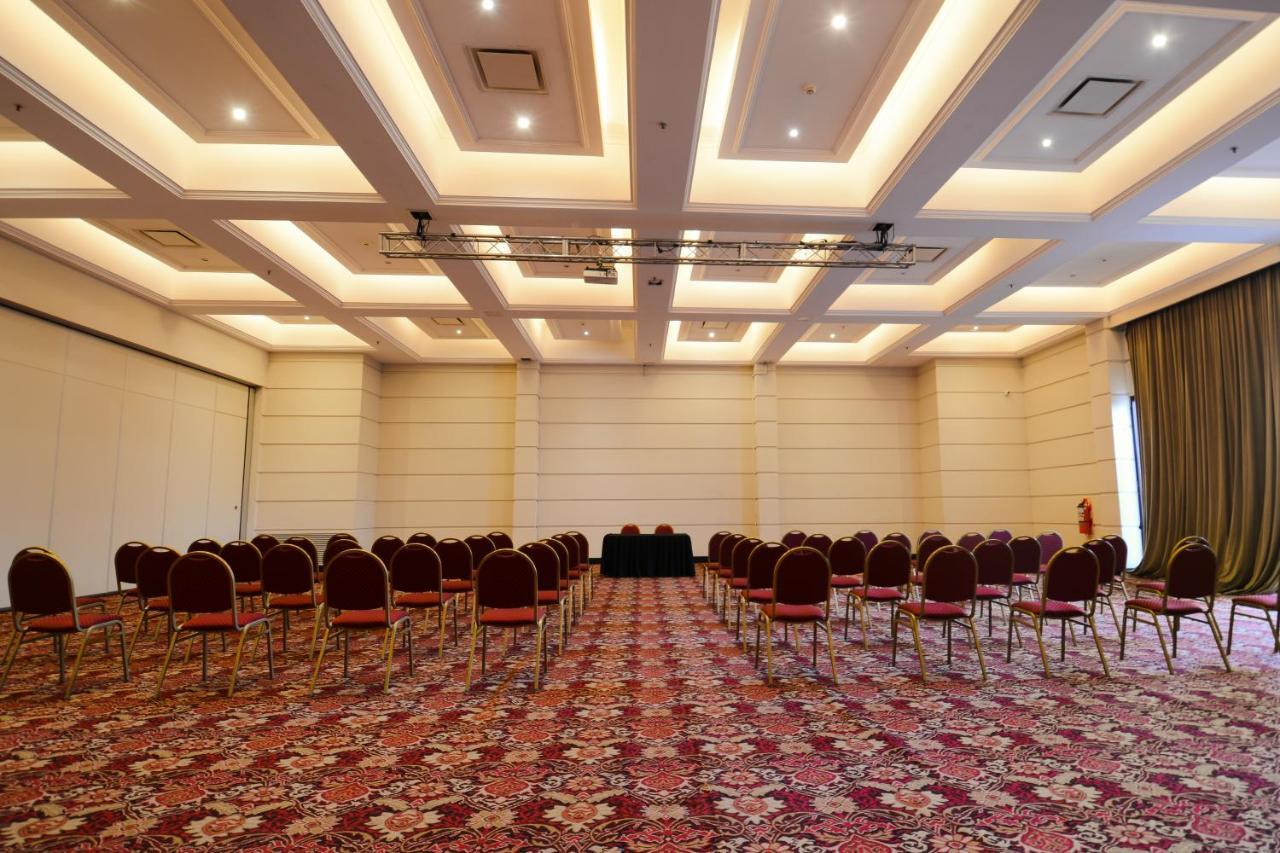 Diplomatichotel เมนโดซา ภายนอก รูปภาพ The ballroom