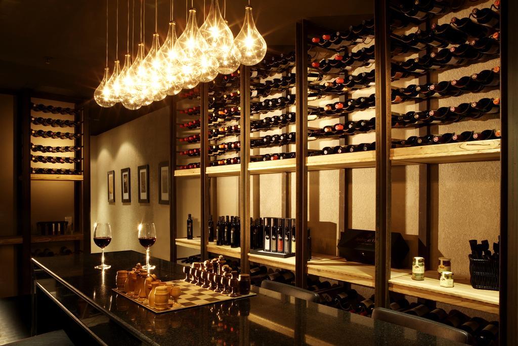 Diplomatichotel เมนโดซา ภายนอก รูปภาพ Wine cellar at the restaurant